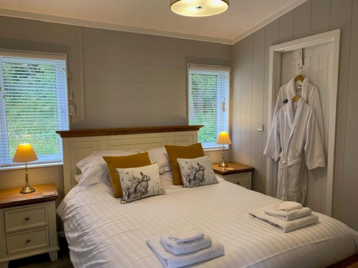Hollicarrs - Sunflower Lodge York Room photo